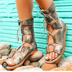 Freebird by Steven Distressed Caesar Sandal Taupe 11